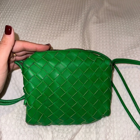 Bottega Veneta Handbags - Bottega Veneta Kelly Green Loop Mini Leather Shoulder Bag